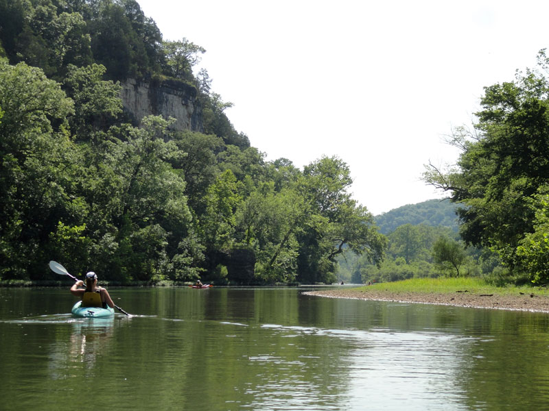 Kayaking_Meramec_River.jpg