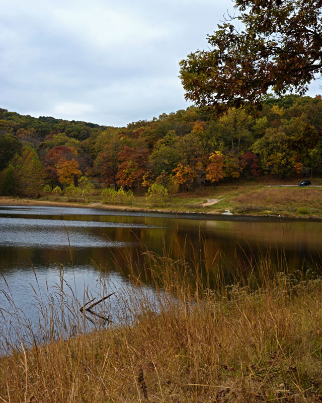 Lone_Elk_Lake_9870.jpg